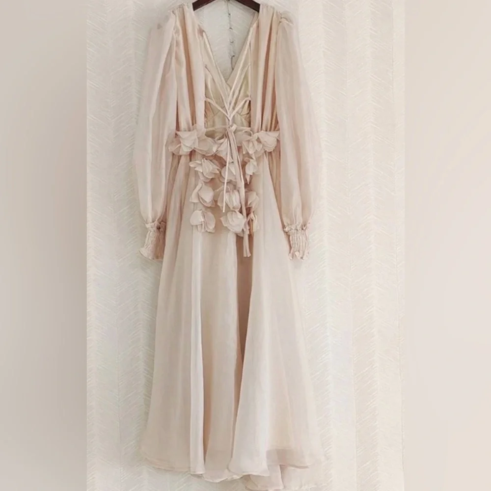 L’atiste By Amy ORGANZA Maxi DRESS WITH 3D FLORAL APPLIQUÉS Size S - Picture 7 of 7